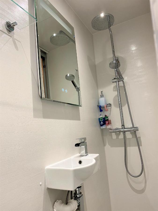 En-Suite Nook Near Forest & Sea, Great Value With Fridge, Microwave And Tv Lymington Exterior foto