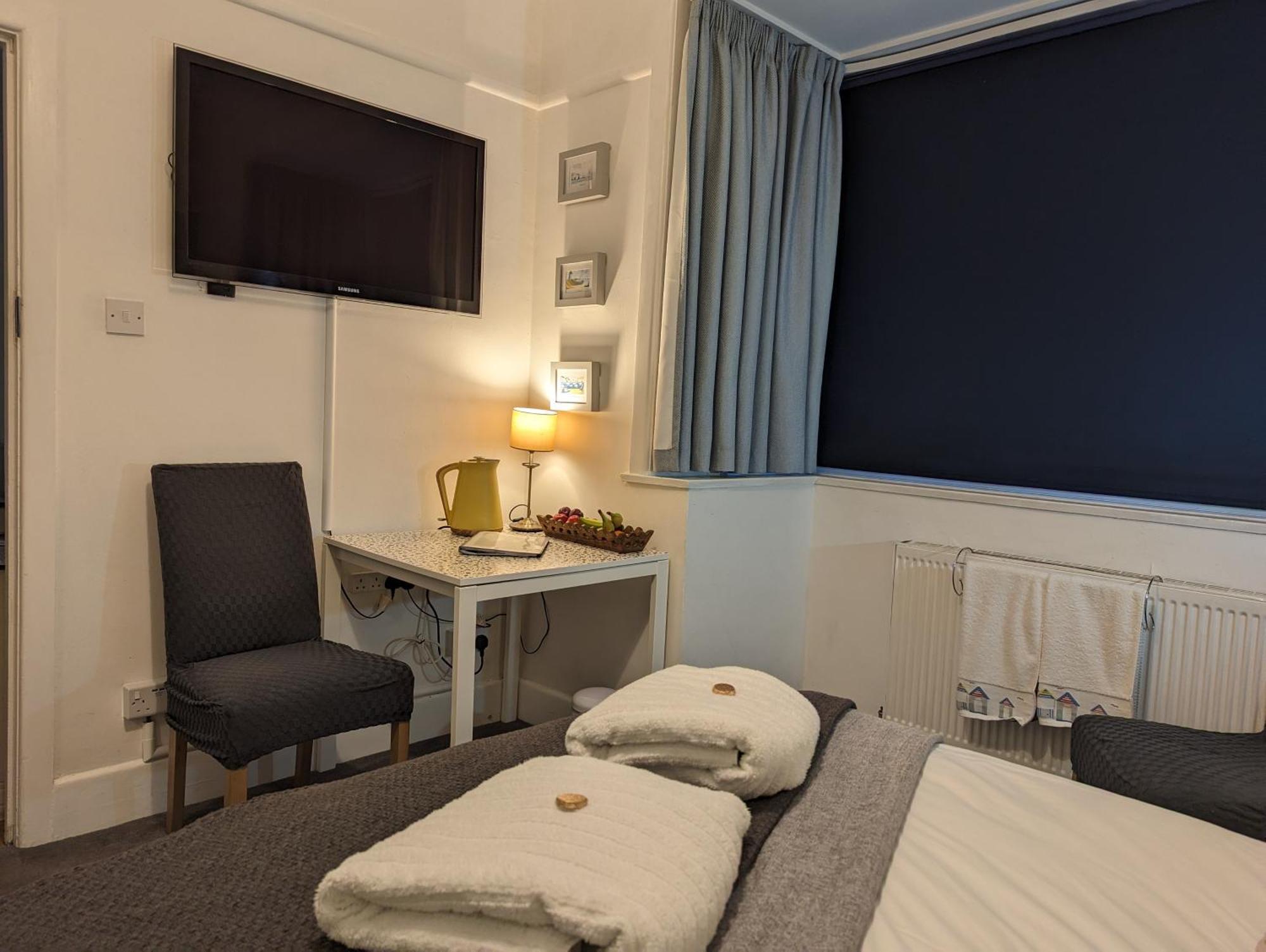 En-Suite Nook Near Forest & Sea, Great Value With Fridge, Microwave And Tv Lymington Exterior foto